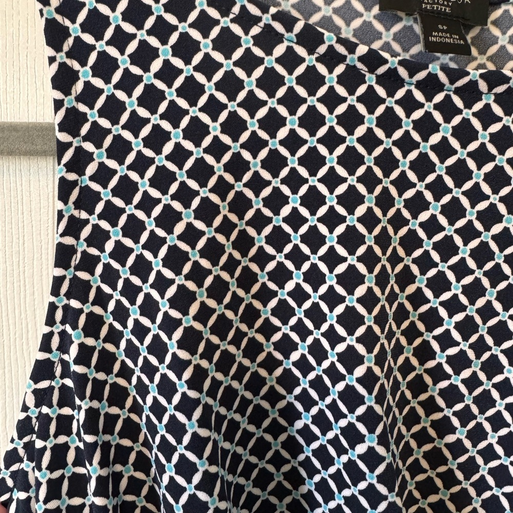 Ann Taylor Factory Blue White Geometric Pattern Sleeveless Faux Wrap Dress Sz SP - Picture 5 of 12